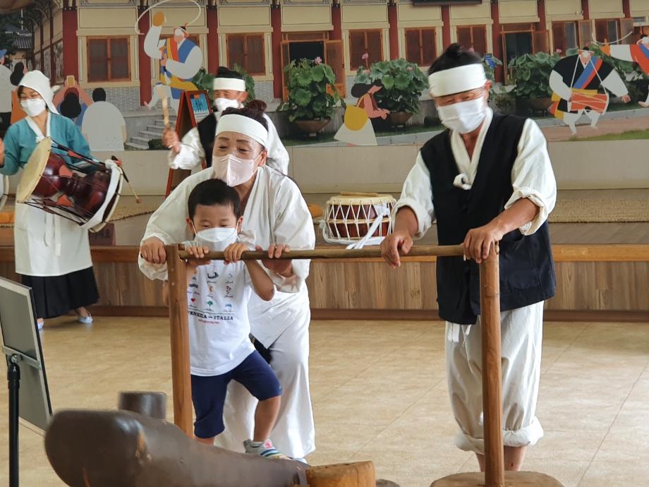 장뜰두레농요 시연