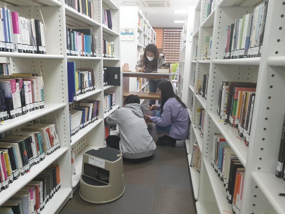 증평군립도서관, 코로나 19로 인한 임시휴관 기간 활용해 장서점검