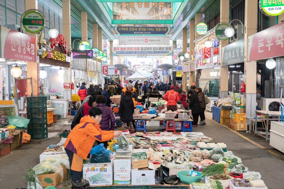 증평군, 소상공인·기업 지원 강화 및 전통시장 살리기 주력