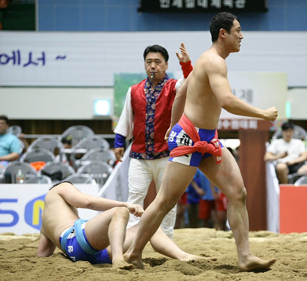 제69회 전국씨름선수권대회증평군청인삼씨름단 윤대호 용사급 우승