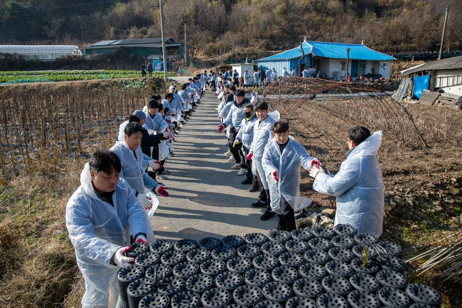 ㈜ 우진산전 따뜻한 겨울나기 연탄나눔 실천